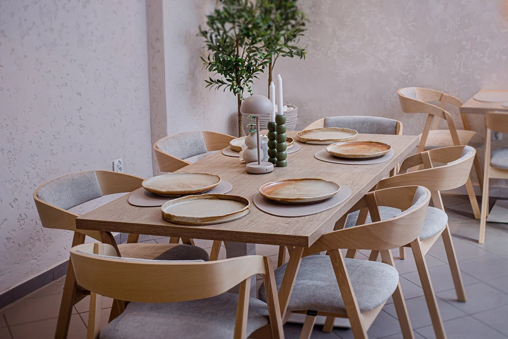 Sukraunama, minkšta buko medinė kėdė virtuvei, svetainei ir restoranui