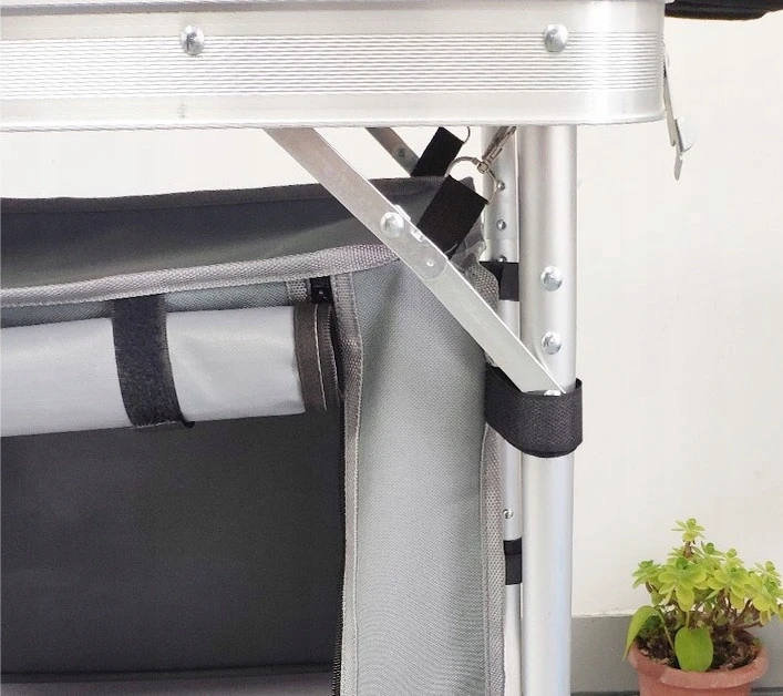 Sulankstoma kempingo spintelė 120 cm – „Premium Mobile Tourist Kitchen“.