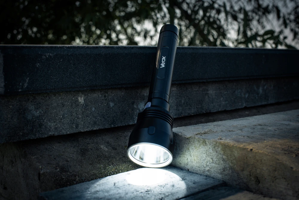 TAKTINIS LED BLYKŠČIAS, PAKRAUJAMAS, ATSPIRUS VANDENIUI, USB-C, 20W, 1570lm, PRO VAYOX
