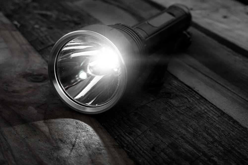 TAKTINIS LED BLYKŠČIAS, PAKRAUJAMAS, ATSPIRUS VANDENIUI, USB-C, 20W, 1570lm, PRO VAYOX