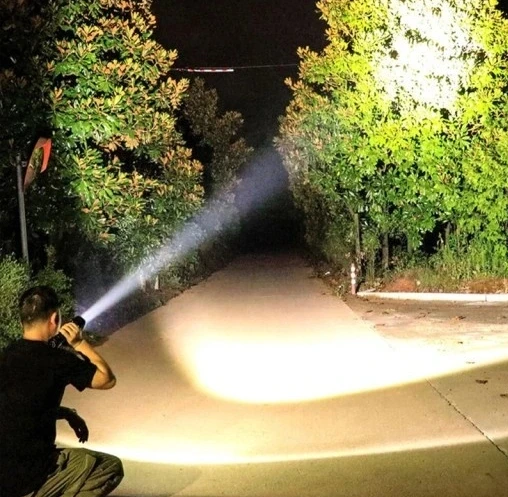 TAKTINIS LED TURISTINIS BLOKŠČIŲ BATERIJAS PAIEŠKOS DIRBTUVĖS LEMPAS