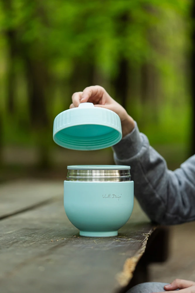 Termosas maistui Vialli Design Fuori 680 ml su šaukštu