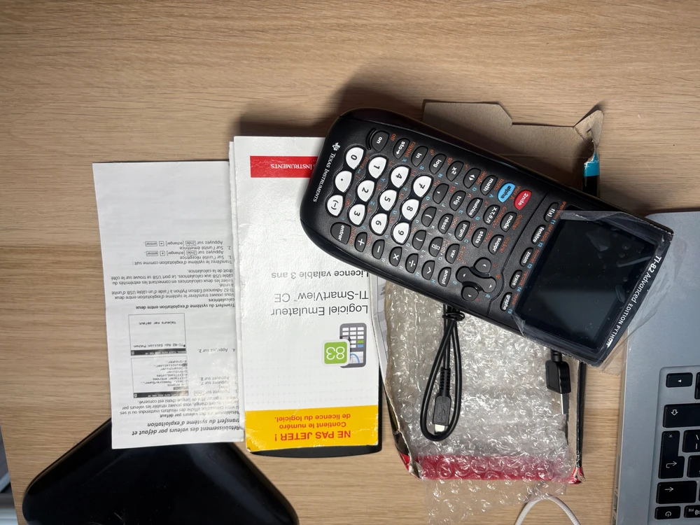 TEXAS INSTRUMENTS TI-82 Advanced Edition Python Graphing Calculator - Juodas