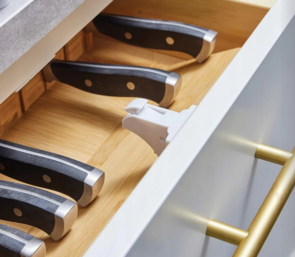 Tikola MAGNETINĖS SPINTELĖS APSAUGA STALČIŲ APSAUGA STIPRI 4 VIENŲ RINKINYS