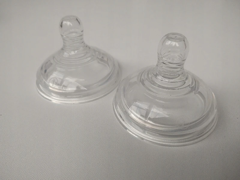 Tommee Tippee TOM SMOCZKI 0+ NEMOKAMAI
