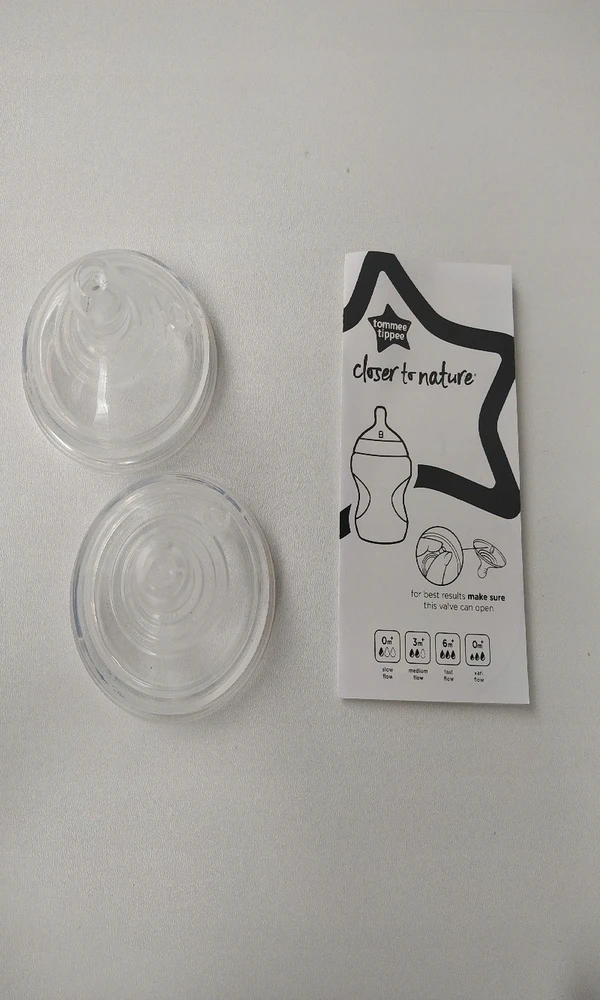 Tommee Tippee TOM SMOCZKI 0+ NEMOKAMAI