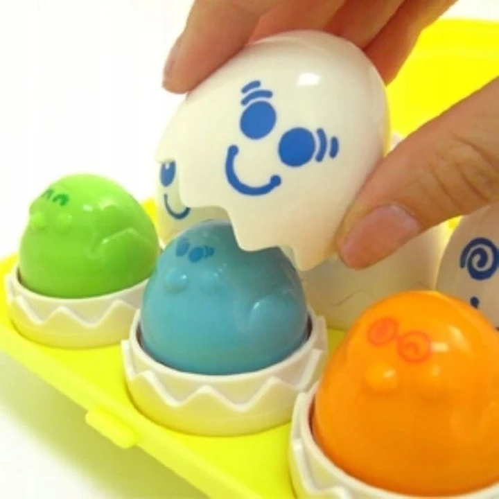 TOMY HAPPY EGGS KIAUŠINIAI SU GARSU rūšiuotojas mažyliams