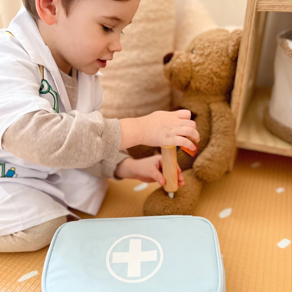 Tooky Toys Medinis mažojo gydytojo rinkinys su lagaminu 11 vnt TOOKY TOY