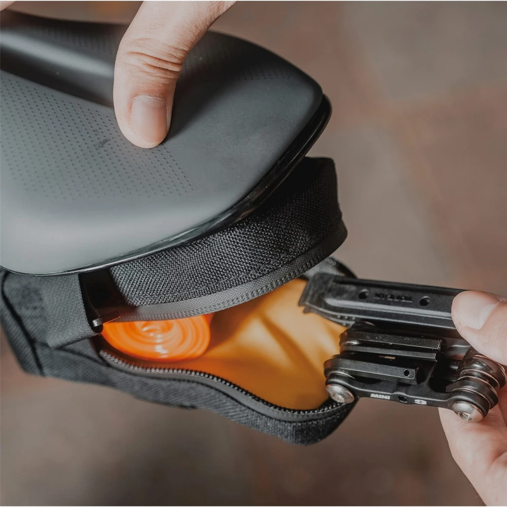 Topeak Elementa Seatbag Slim M - kompaktiška dviračio balnelio tašė