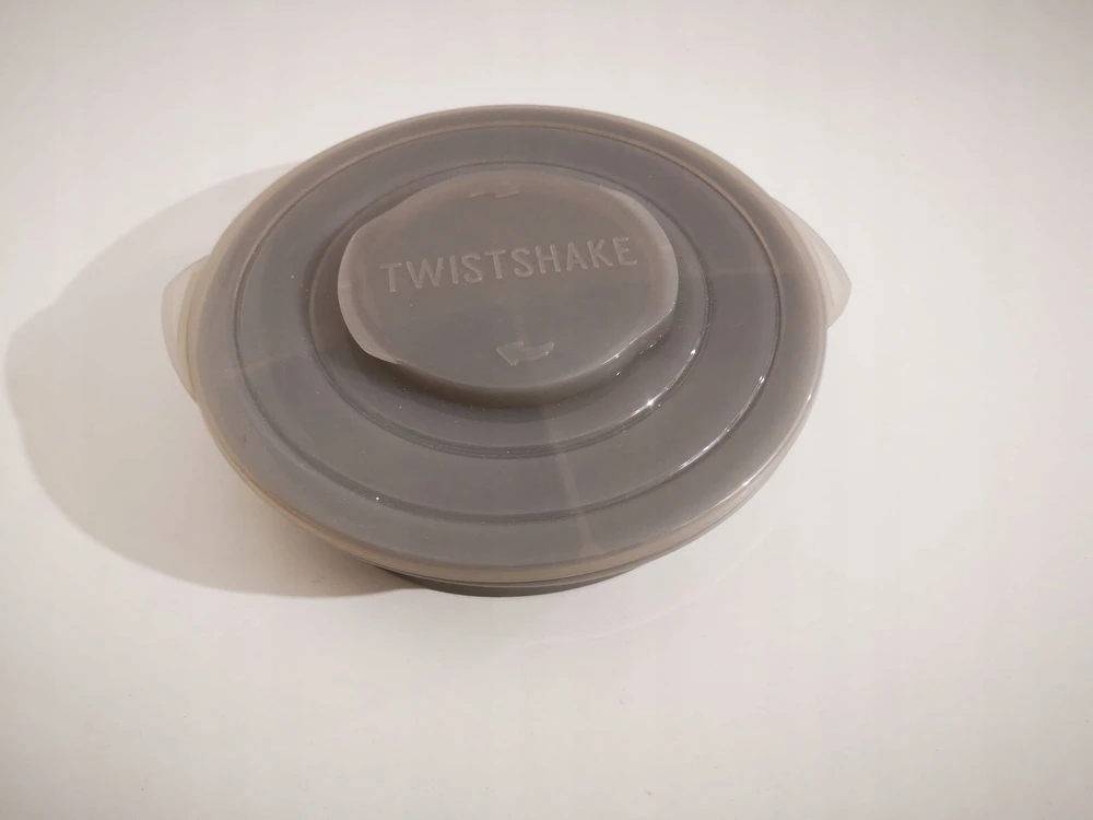 Trijų skyrių lėkštė neslystančiu dugnu Twistshake, pilka, 6 mėn +