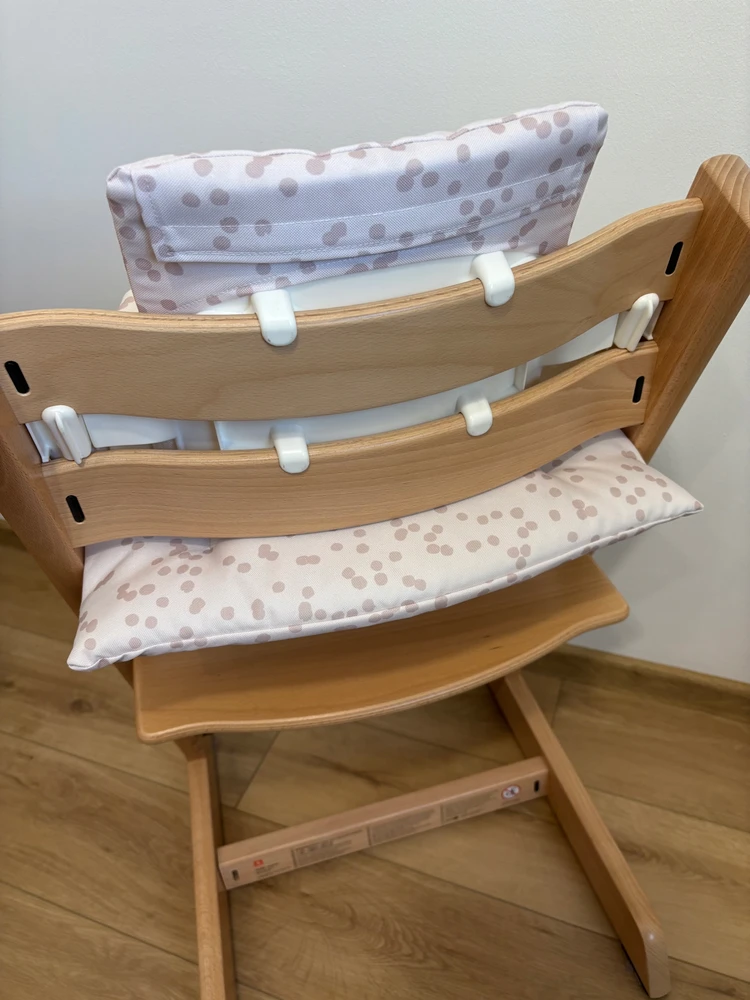 Vandeniui atsparios pagalvėlės Stokke Tripp Trapp 2in1 dėmės šviesiai smėlio spalvos