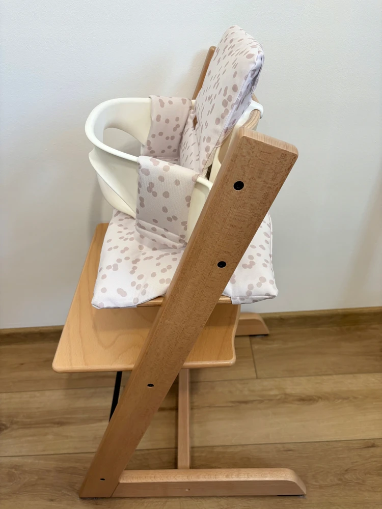 Vandeniui atsparios pagalvėlės Stokke Tripp Trapp 2in1 dėmės šviesiai smėlio spalvos