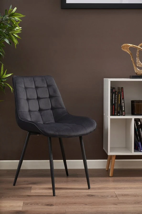 VELVET dygsniuota MISTY juoda minkšta svetainės kėdė JUMIhome