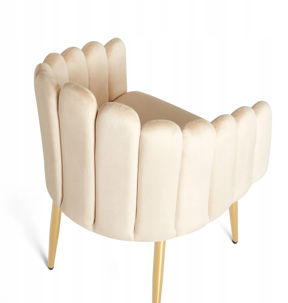 Velvet Kreminis Scallop valgomojo kėdė ant auksinių plieninių kojų
