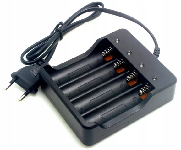 Verk Group Keturgubas ličio jonų kroviklis 18650 su LED indikatoriumi