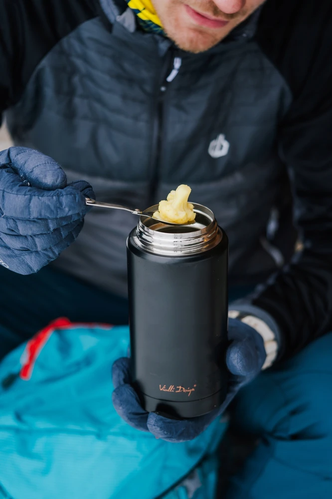 Vialli Design pietų termosas Fuori, 750 ml, juodas/auksinis