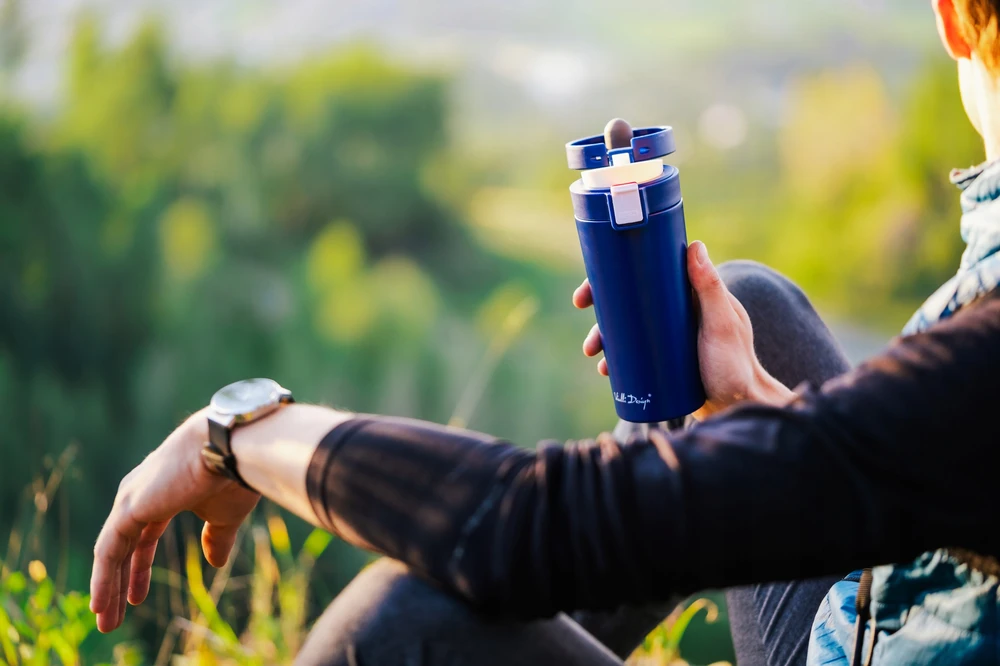 Vialli Design termo puodelis Fuori, 400 ml, tamsiai mėlynas