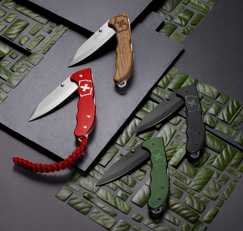 Victorinox Evoke Alox peilis su klipsu ir parakordo pakabuku