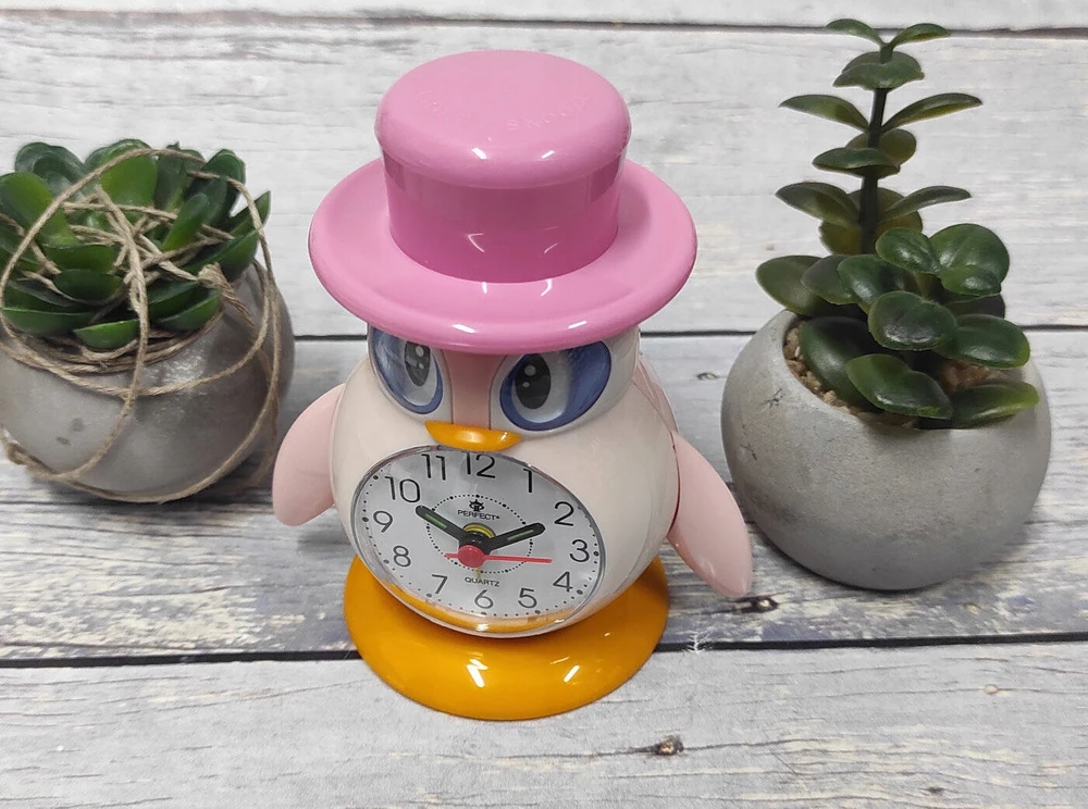 Žadintuvas Perfect BB152 pingwin rožinė alarm snooze pašvietimas wskazówkowy
