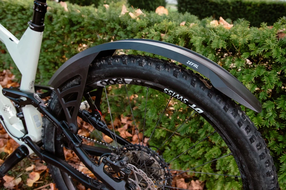 ZEFAL DEFLECTOR RS75 galinis purvasargis, juoda