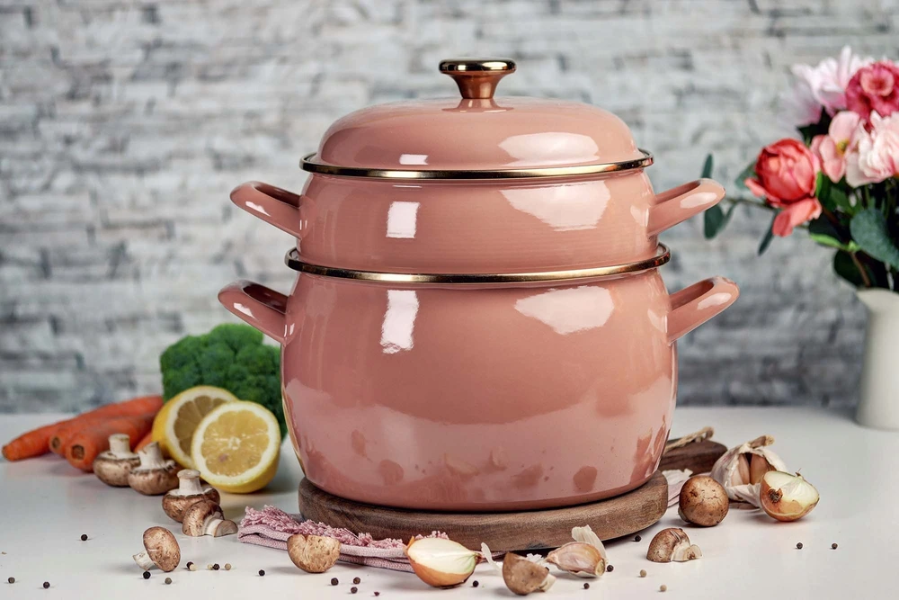 Žemas emaliuotas puodas su dangteliu 18cm 2,4L I Metalac Mocha Mousse