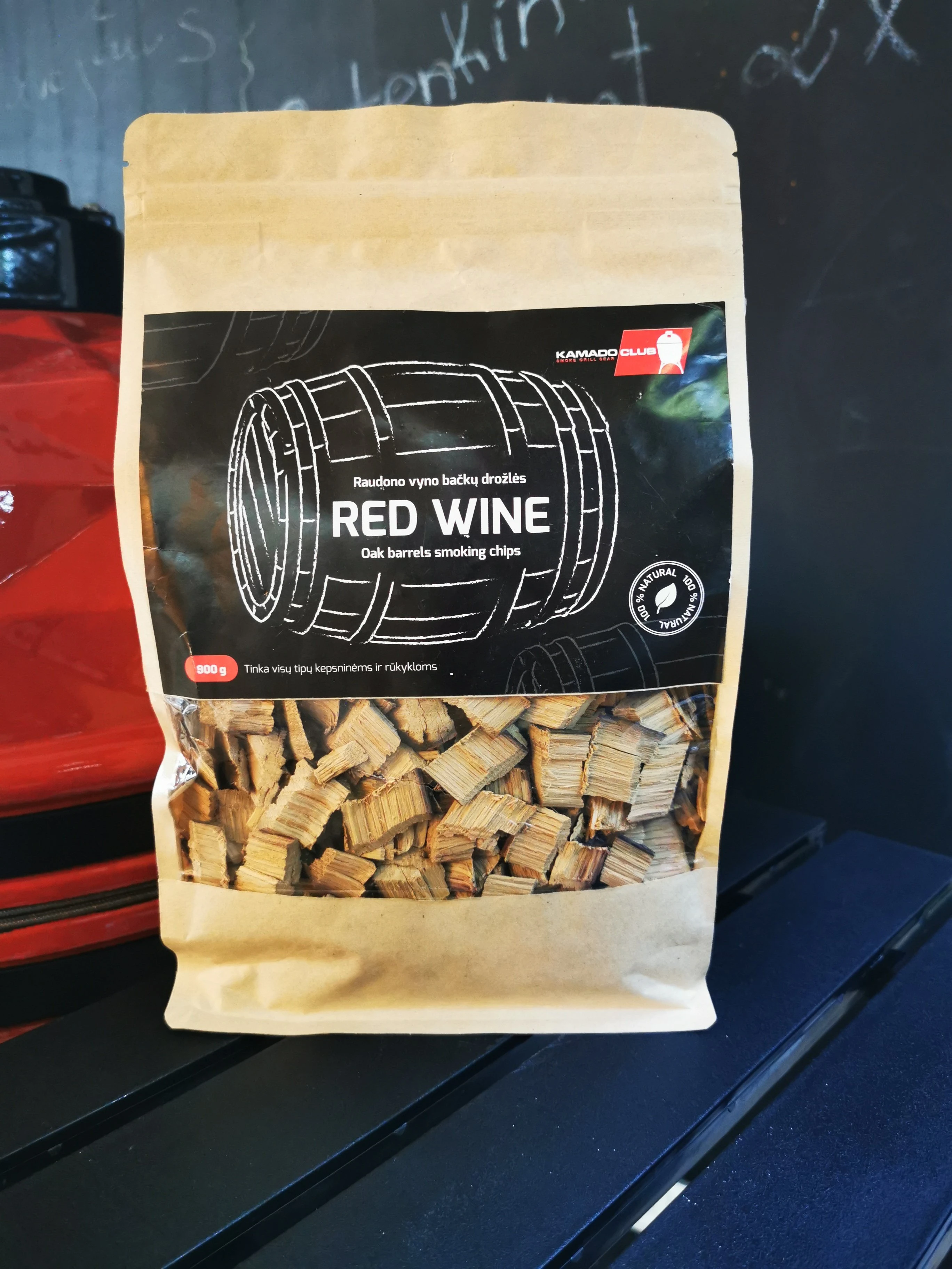 Kamado Club Raudono vyno statinių drožlės rūkymui, 900g aprašymas - Prekės nuotrauka