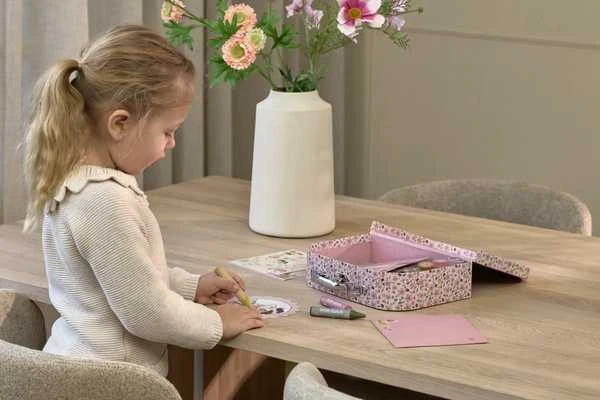 ROSA Little Dutch kūrybiškumo lagaminas „Rožė ir fėjų sodas“