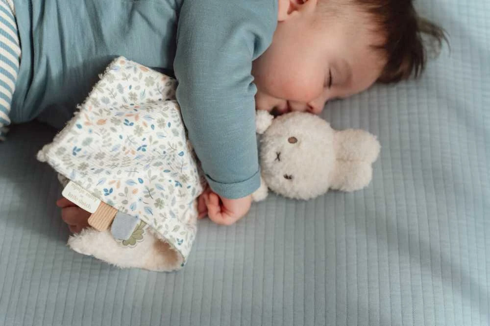 Little Dutch Miffy zuikutis „Laimingos lapai“