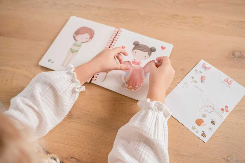 Little Dutch Lipdukų knygelė Aprenk mane Rosa ir draugai