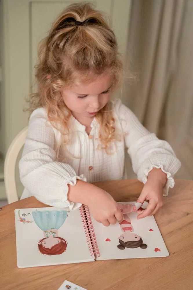 Little Dutch Lipdukų knygelė Aprenk mane Rosa ir draugai
