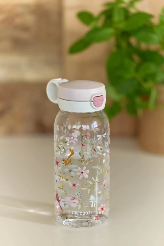 Rosti Mepal Little Dutch gertuvė su atlenkiamu dangteliu „Fairy Wonders“, 600 ml