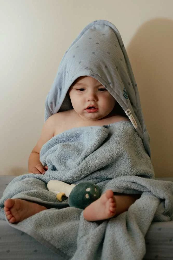 Little Dutch Hooded Rankšluostis ´Pure Denim Mėlyna` 75x75 cm