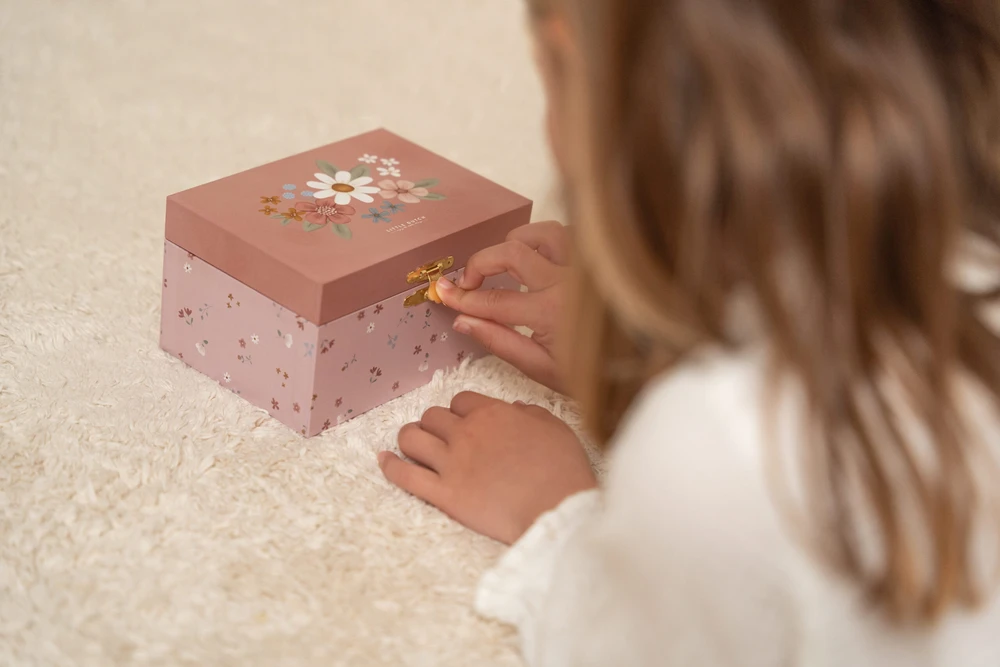 Muzikinė dėžutė Little Dutch mergaitė Evi
