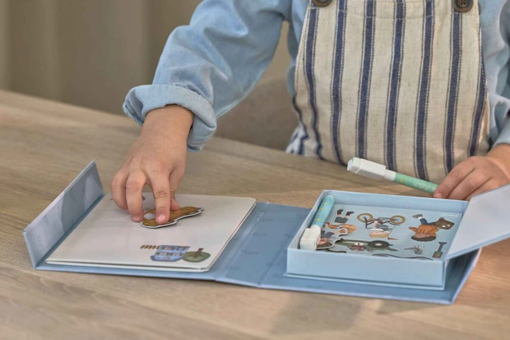 Little Dutch Magnet &amp; Draw Set ´Jim &amp; Vehicles´