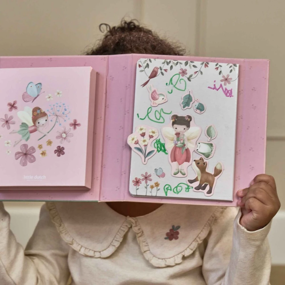 Dėlionė Little Dutch ROSA Mažojo Dutcho magnetų ir piešimo rinkinys „Rožių ir fėjų sodas“