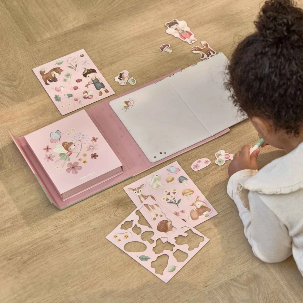 Dėlionė Little Dutch ROSA Mažojo Dutcho magnetų ir piešimo rinkinys „Rožių ir fėjų sodas“