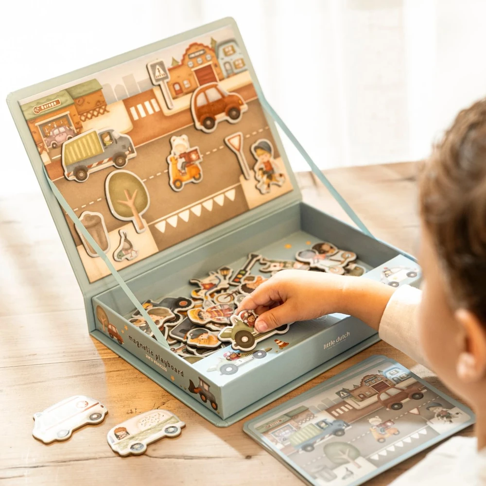 Little Dutch Magnetic Play Board ´Jim &amp; Vehicles´ FSC