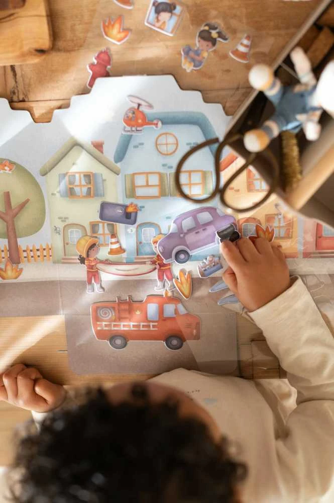 Little Dutch Daugkartiniai lipdukų knygelė Džimas ir draugai