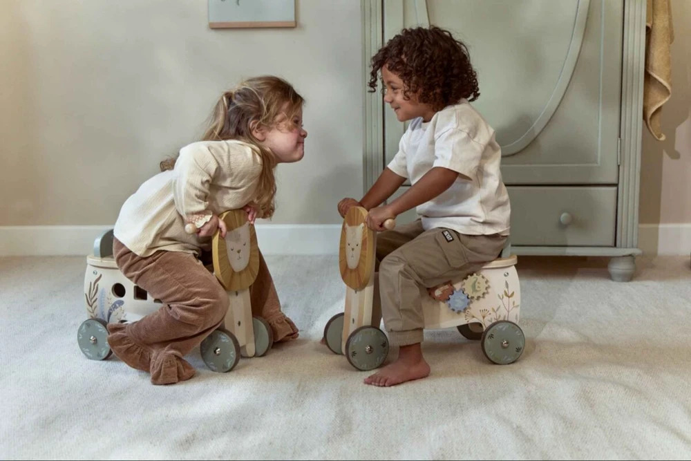 Little Dutch Ride­-On Lion ´Safari Friends´ FSC