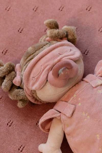 Little Dutch Mieganti pliušinė lėlė Rosa 40cm
