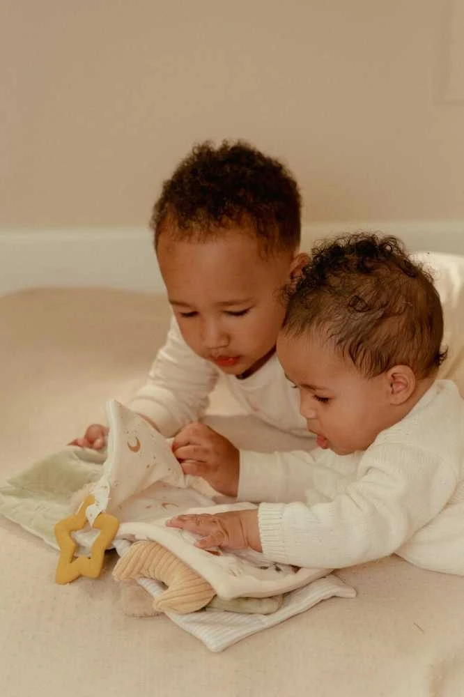 Little Dutch Minkšta žaidimų knyga ‘Newborn Naturals’