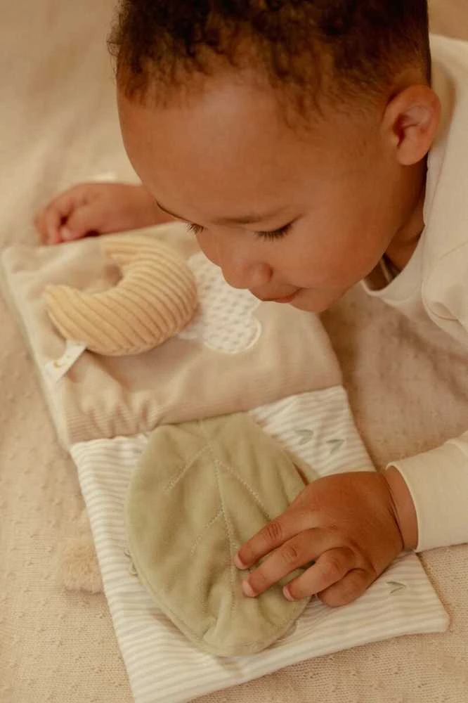 Little Dutch Minkšta žaidimų knyga ‘Newborn Naturals’