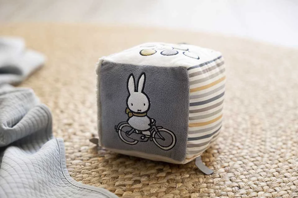 Little Dutch Minkštas veiklos kubas ´Miffy Fluffy´