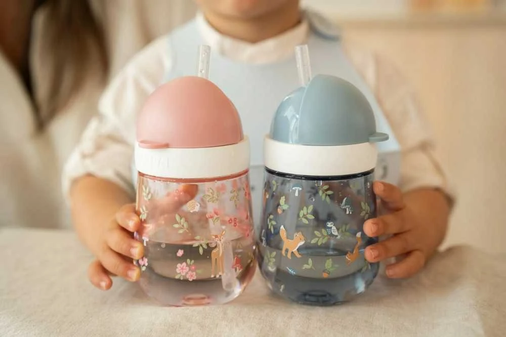 Little Dutch Mepal Puodelis su šiaudeliu ’Fairy Garden’