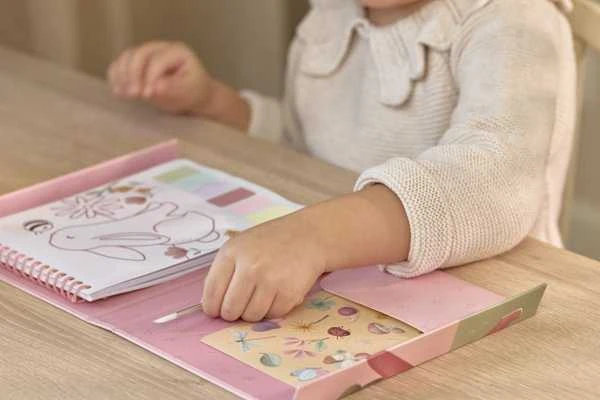 Little Dutch Vandens dažymo puslapių rinkinys DAŽYMO PUSLAPIAI teptuku
