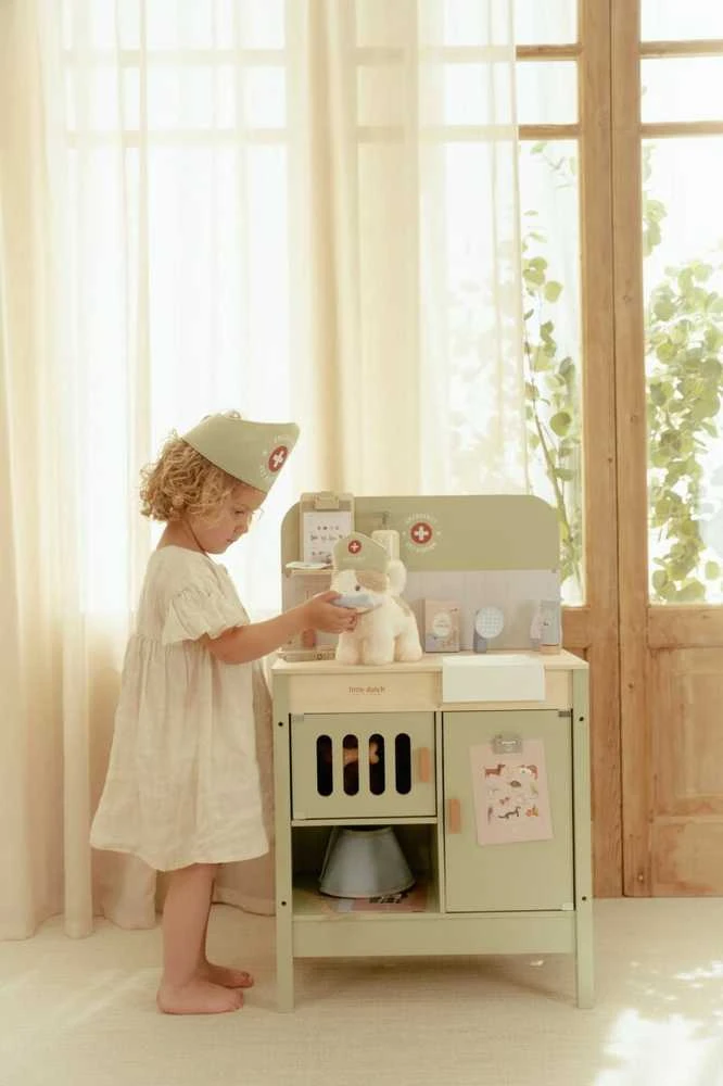 Little Dutch Veterinarijos gydykla medinė