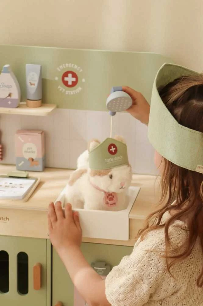 Little Dutch Veterinarijos gydykla medinė