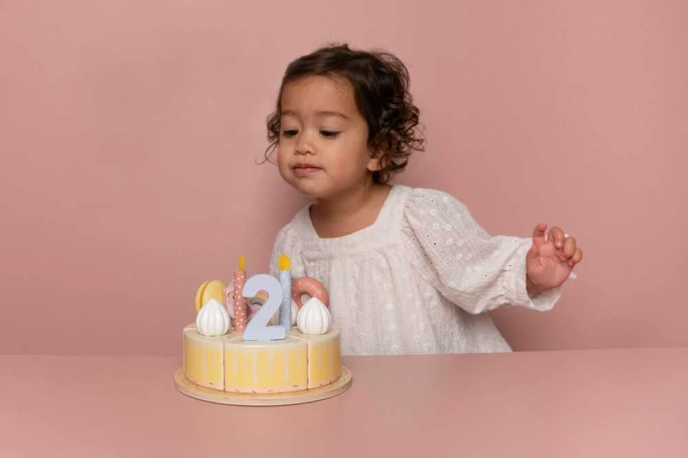Medinis gimtadienio tortas Little Dutch, rausvas