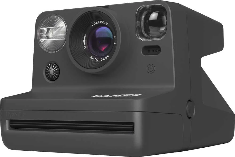„Polaroid“ – dabar antros kartos „Eames“ fotoaparatas