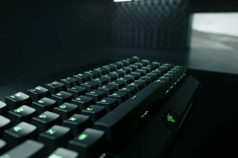 Belaidė 65% Klaviatūra Razer BlackWidow V3 Mini HyperSpeed su Razer Chroma RGB, Yellow Switch, Nordic išdėstymas